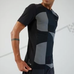 T-shirt De Running Respirant Homme - KIPRUN 900 Light Noir Et Gris Carbone -Magasin De Plein Air t shirt de running respirant homme kiprun 900 light noir et gris carbone 4