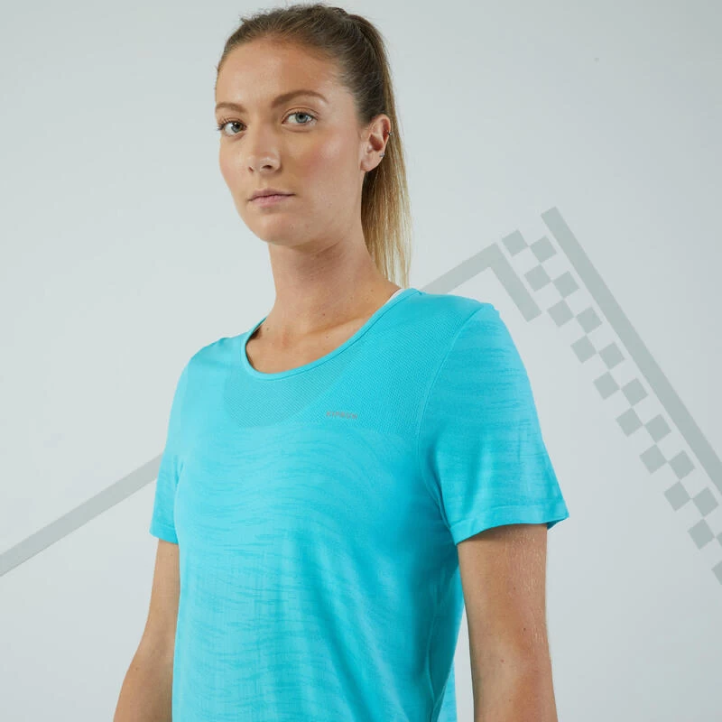 T-shirt Running Sans Couture Femme - KIPRUN Run 500 Confort Turquoise 4 T-shirt Running Sans Couture Femme - KIPRUN Run 500 Confort Turquoise – Image 4